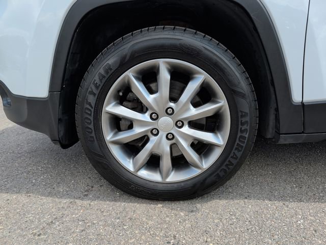 Used 2018 Jeep Cherokee Limited AWD/4WD image 32