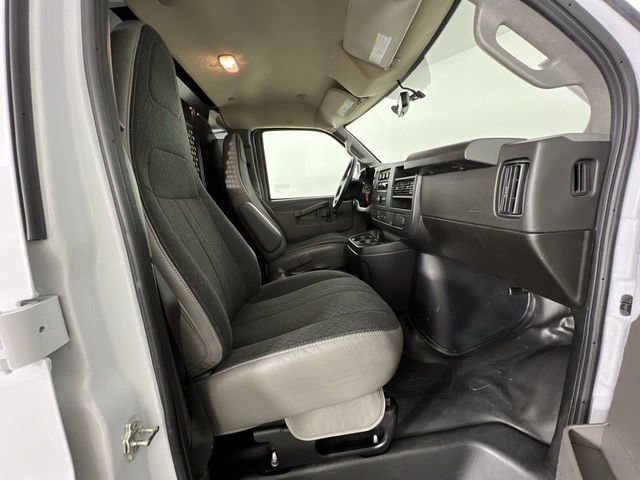 Used 2024 Chevrolet Express 2500 w/ Driver Convenience Package image 28
