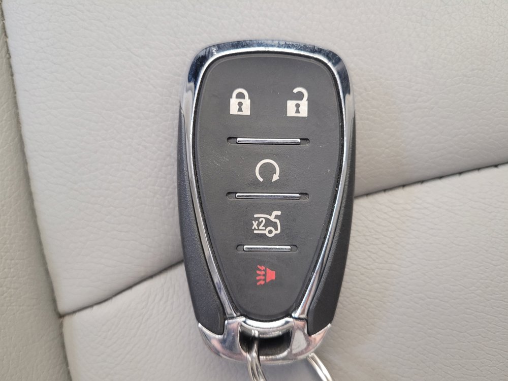Used 2018 Chevrolet Malibu LT w/ Leather Package FWD image 32