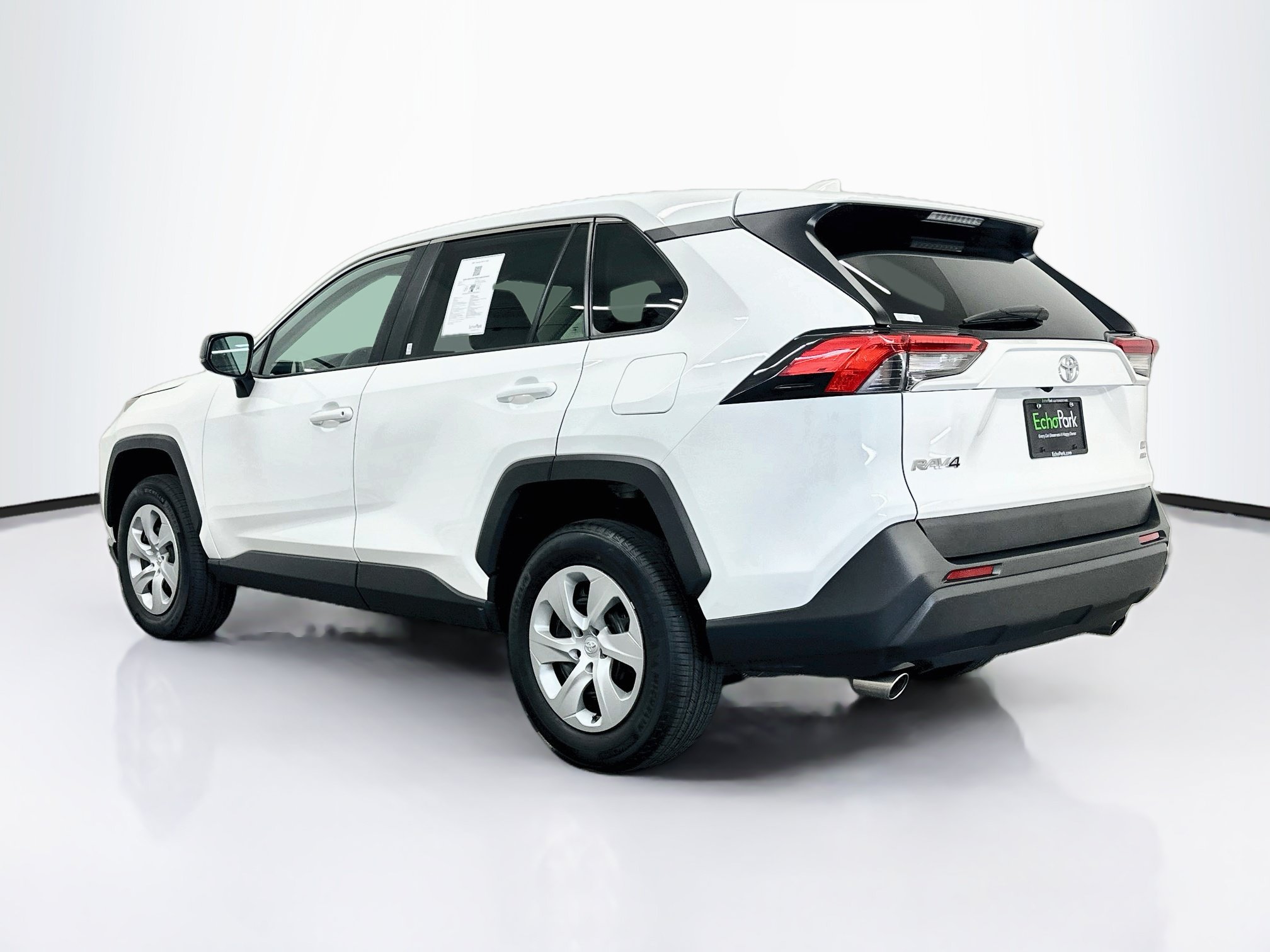 Used 2025 Toyota RAV4 LE AWD/4WD image 5