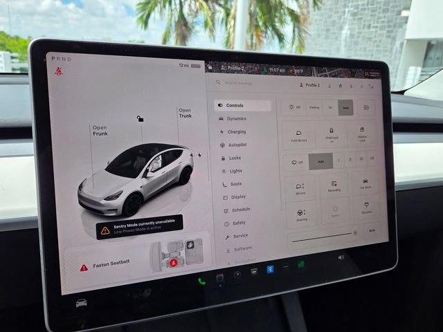 Used 2024 Tesla Model Y Performance AWD/4WD image 32