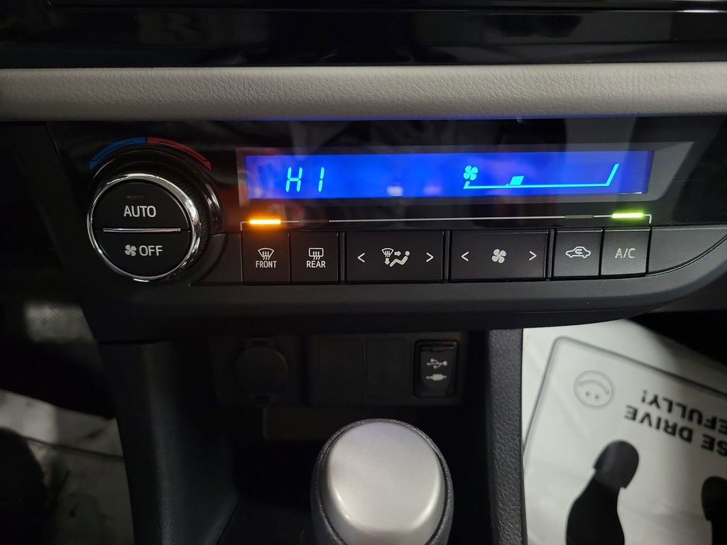 Used 2015 Toyota Corolla LE image 16