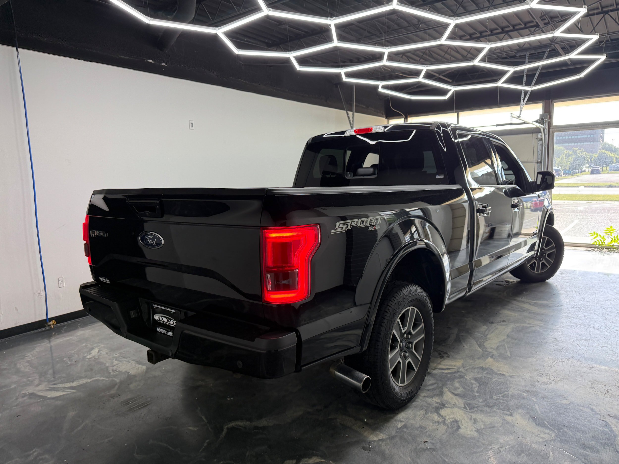 Used 2016 Ford F150 XLT w/ Equipment Group 302A Luxury AWD/4WD image 2