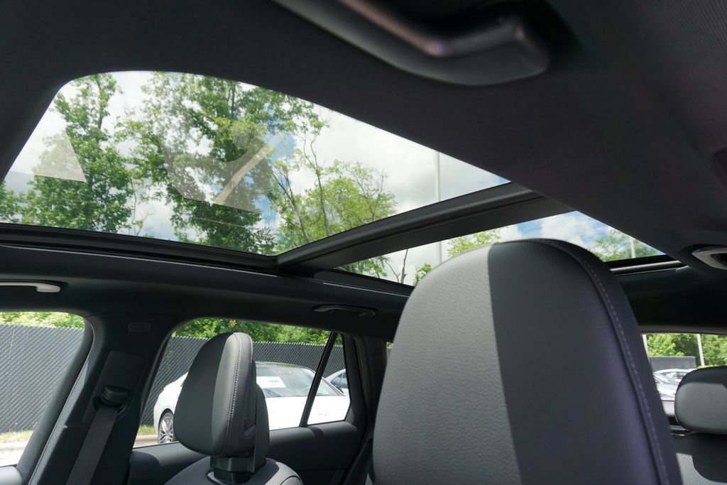 Certified 2025 Mercedes-Benz GLC 300 4MATIC image 38