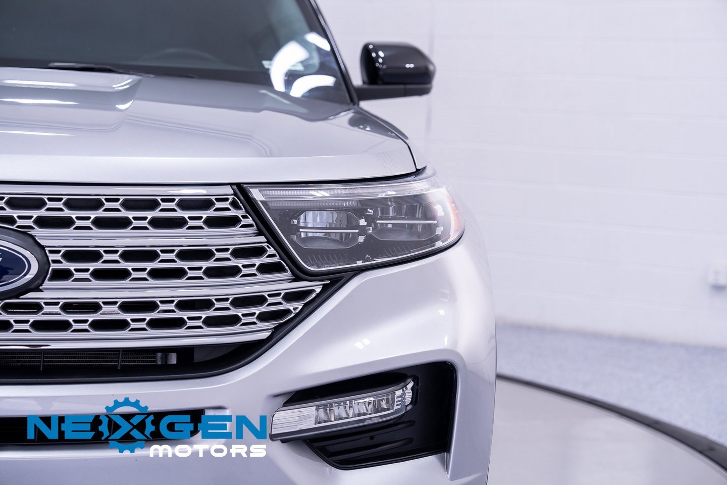 Used 2023 Ford Explorer Limited image 6