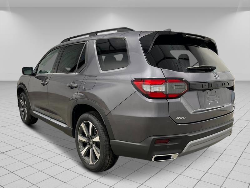 New 2025 Honda Pilot Touring image 3