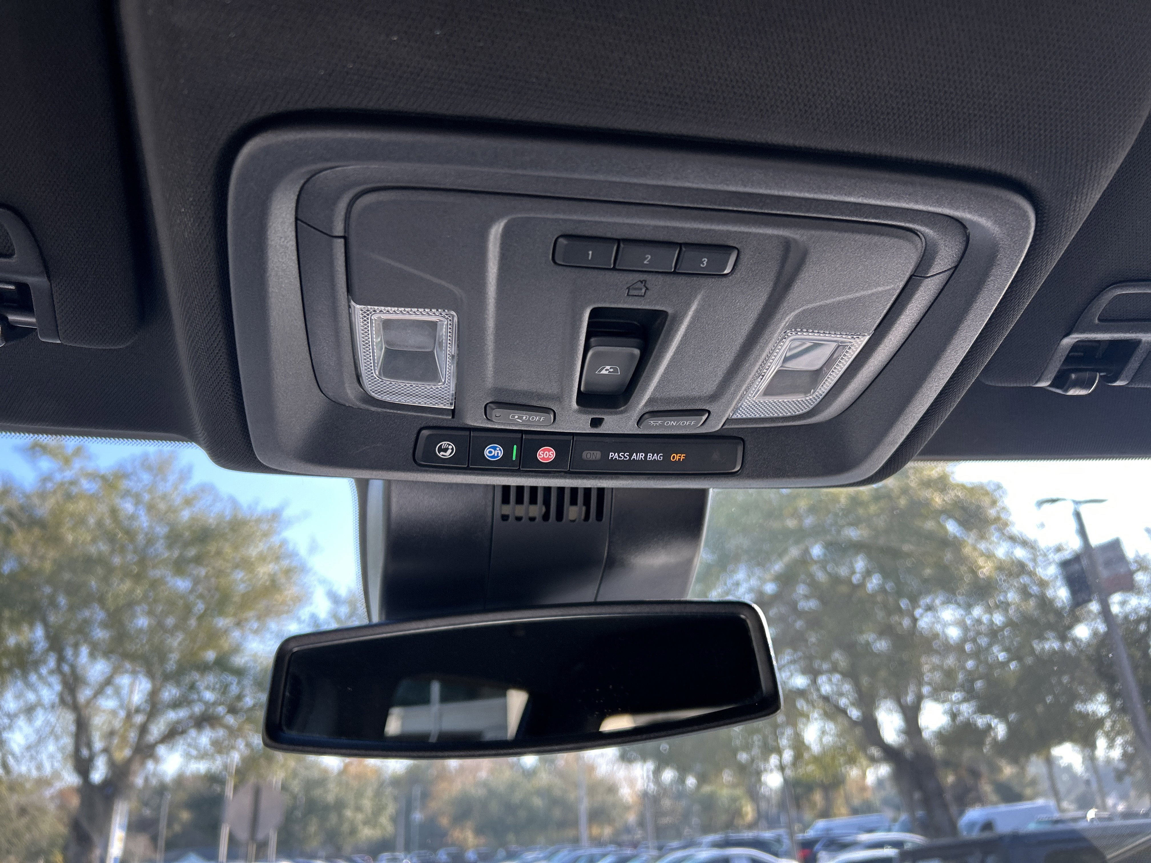 Used 2024 Chevrolet Silverado 1500 High Country w/ Z71 Off-Road Package image 30