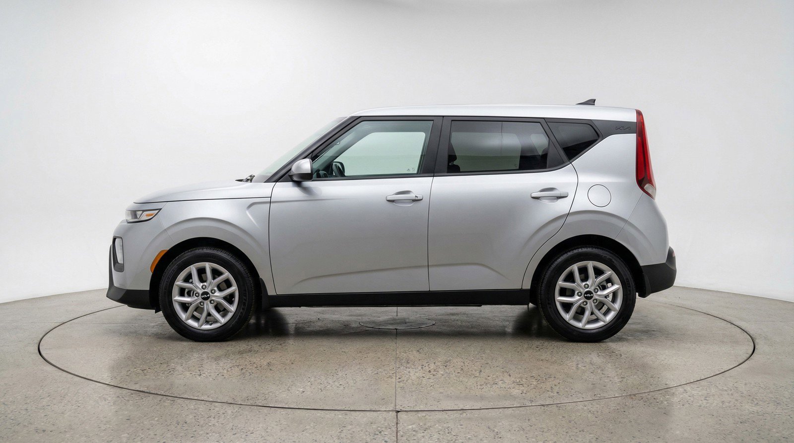 Used 2025 Kia Soul LX w/ LX Technology Package image 5