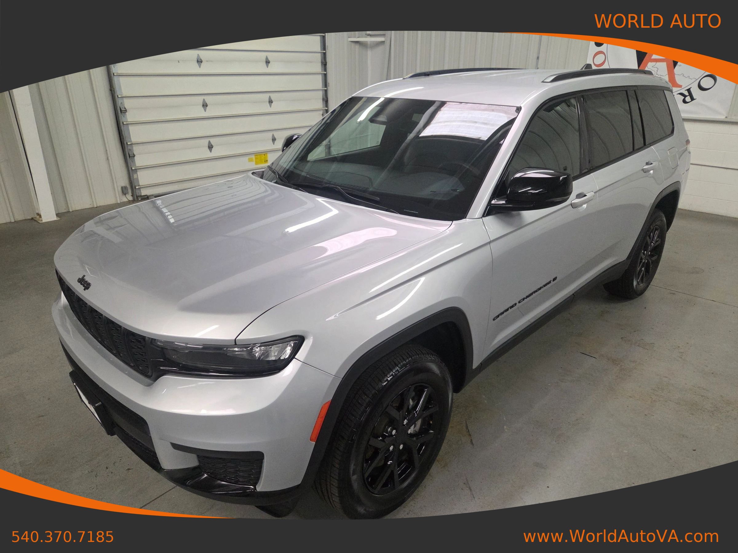 Used 2024 Jeep Grand Cherokee L Laredo AWD/4WD image 1