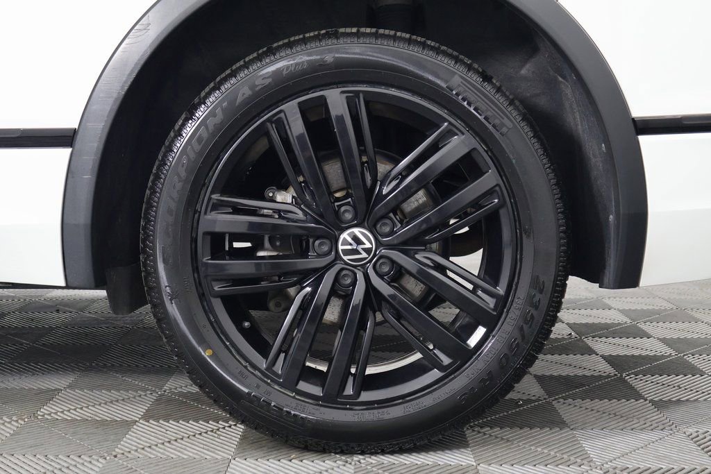 Used 2022 Volkswagen Tiguan SE R-Line image 16