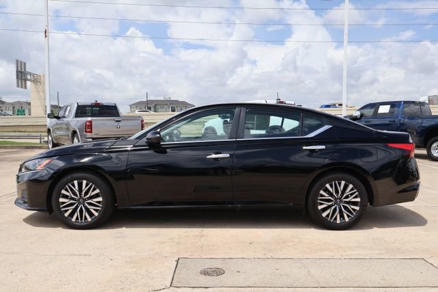 Used 2025 Nissan Altima 2.5 SV FWD image 4