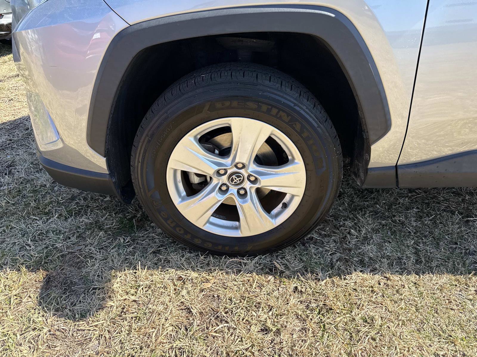 Used 2020 Toyota RAV4 XLE image 9