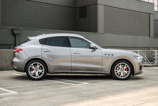 Used 2017 Maserati Levante S AWD/4WD image 10