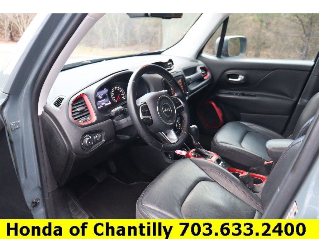 Used 2016 Jeep Renegade Trailhawk w/ Premium Trailhawk Package image 21