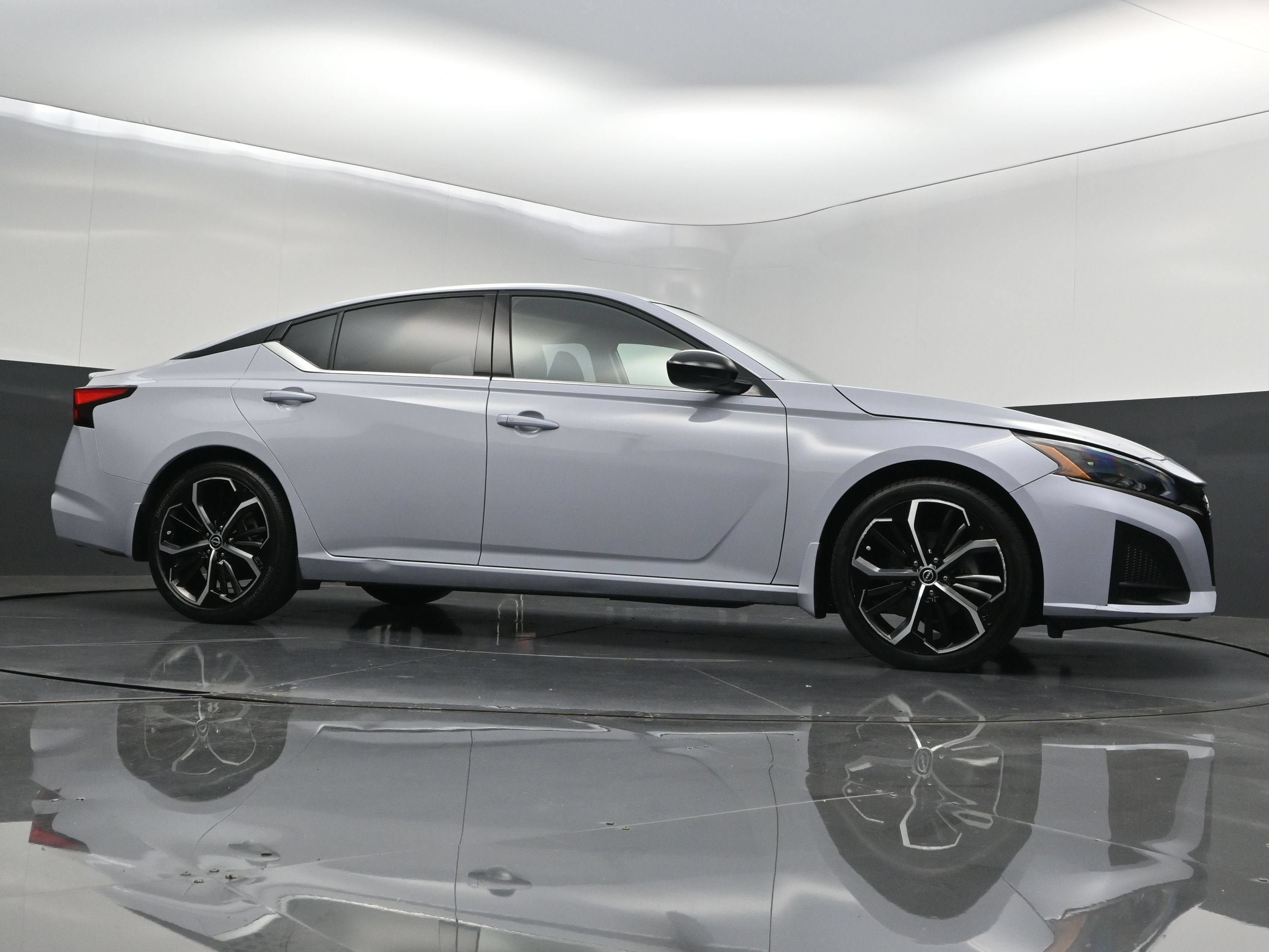 Used 2023 Nissan Altima 2.5 SR w/ SR Premium Package FWD image 45