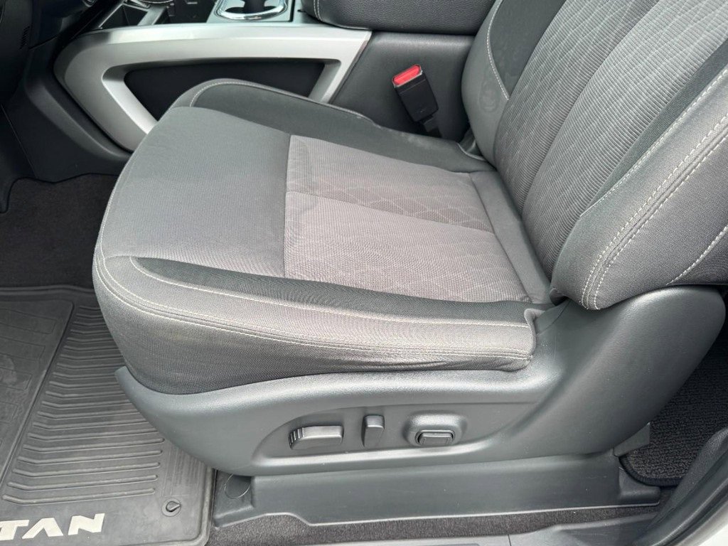 Used 2023 Nissan Titan SV w/ SV Utility Package image 12