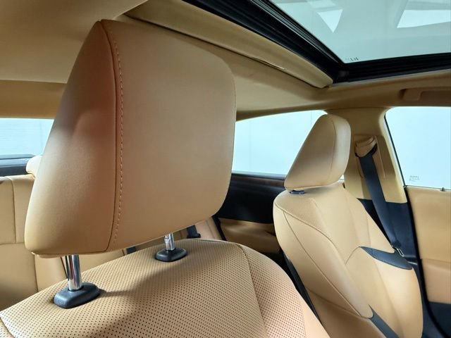 Used 2025 Lexus ES 300h w/ Premium Package image 37