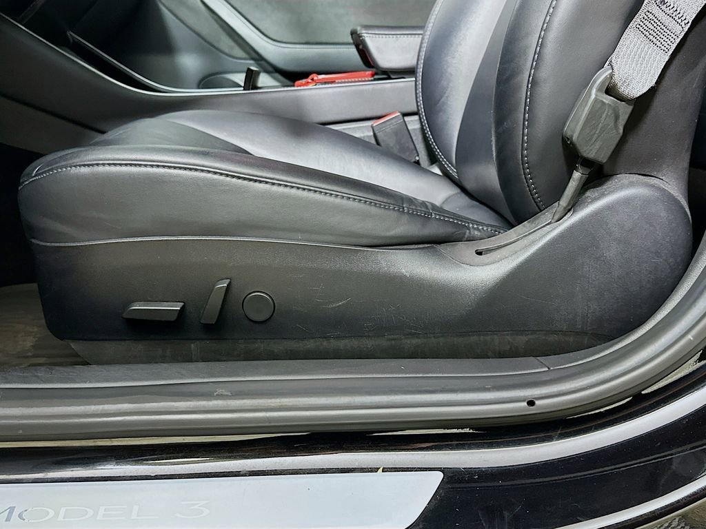 Used 2018 Tesla Model 3 Mid Range image 22