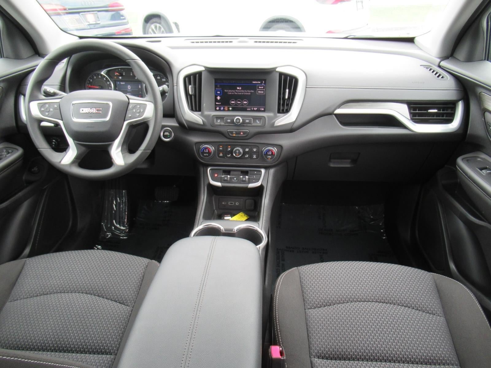 Used 2024 GMC Terrain SLE w/ Driver Convenience Package FWD image 13