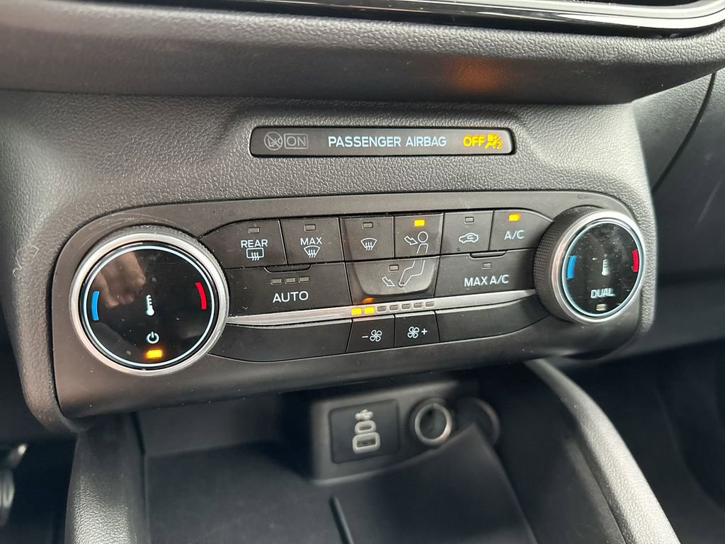 Used 2025 Ford Escape ST-Line AWD/4WD image 16