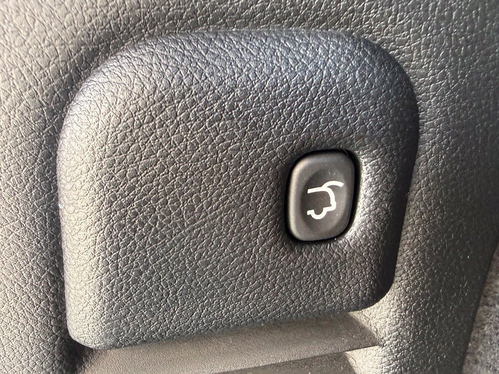 Used 2024 Dodge Durango GT AWD/4WD image 17