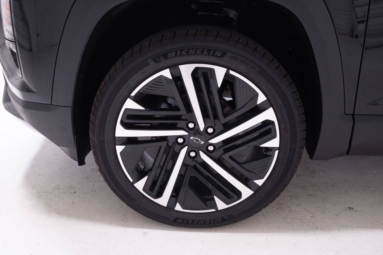 New 2027 Chevrolet Equinox RS w/ Safety and Technology Package FWD image 40