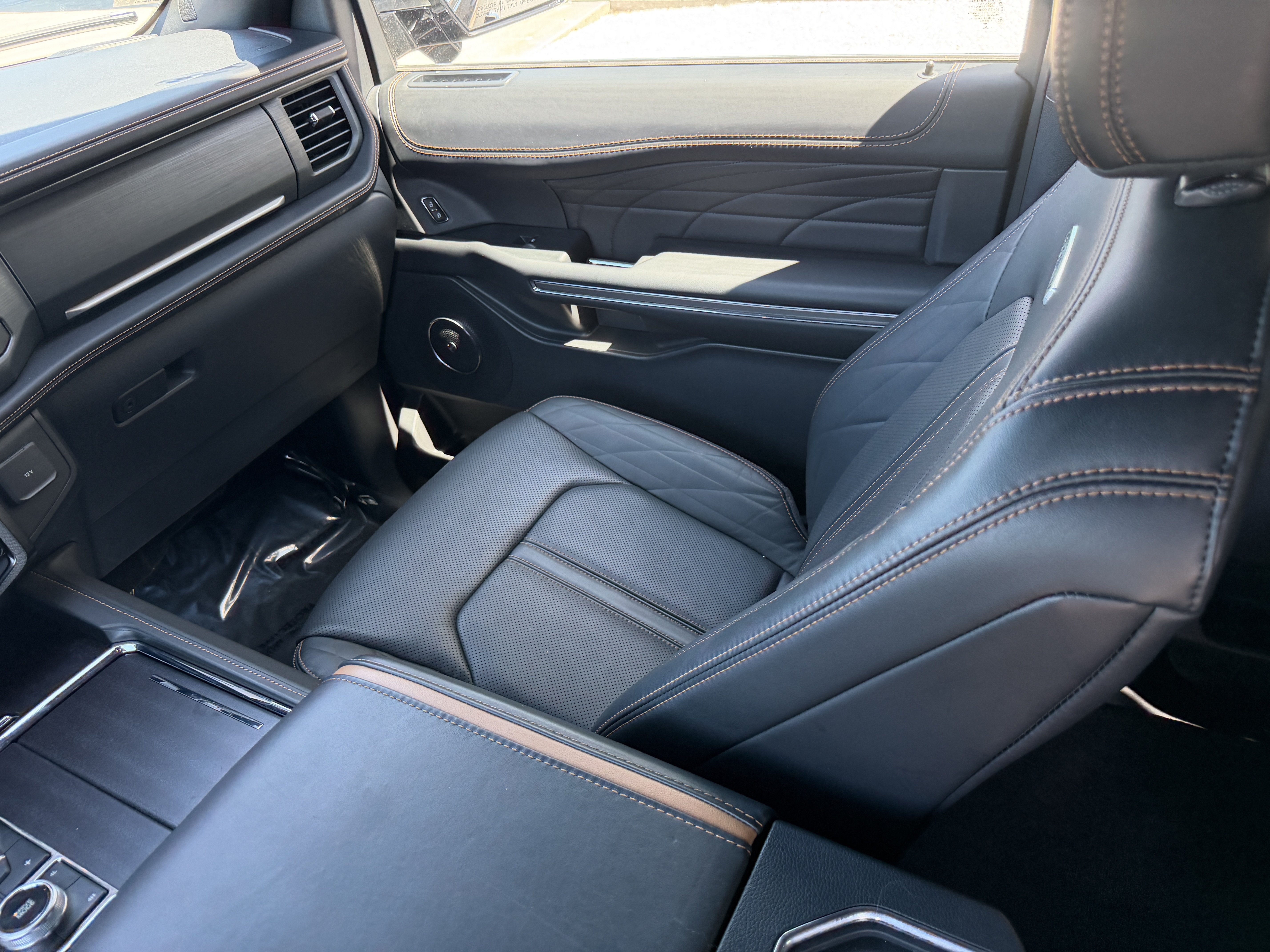 Used 2023 Ford Expedition Platinum AWD/4WD image 19