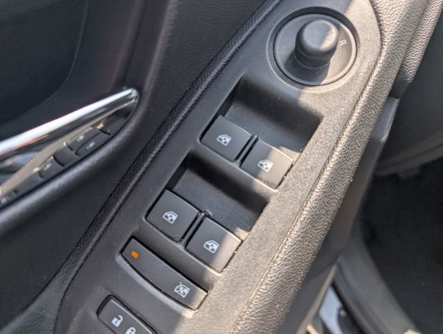 Used 2019 Chevrolet Trax LT w/ LT Convenience Package FWD image 15