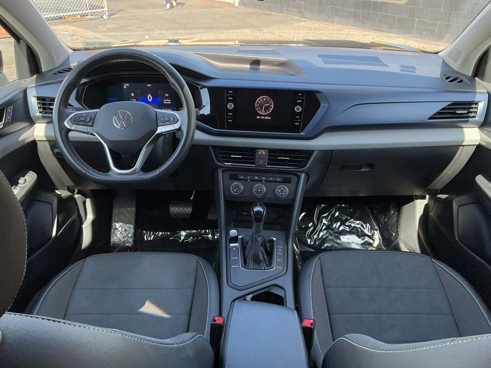 Used 2022 Volkswagen Taos SE FWD image 17