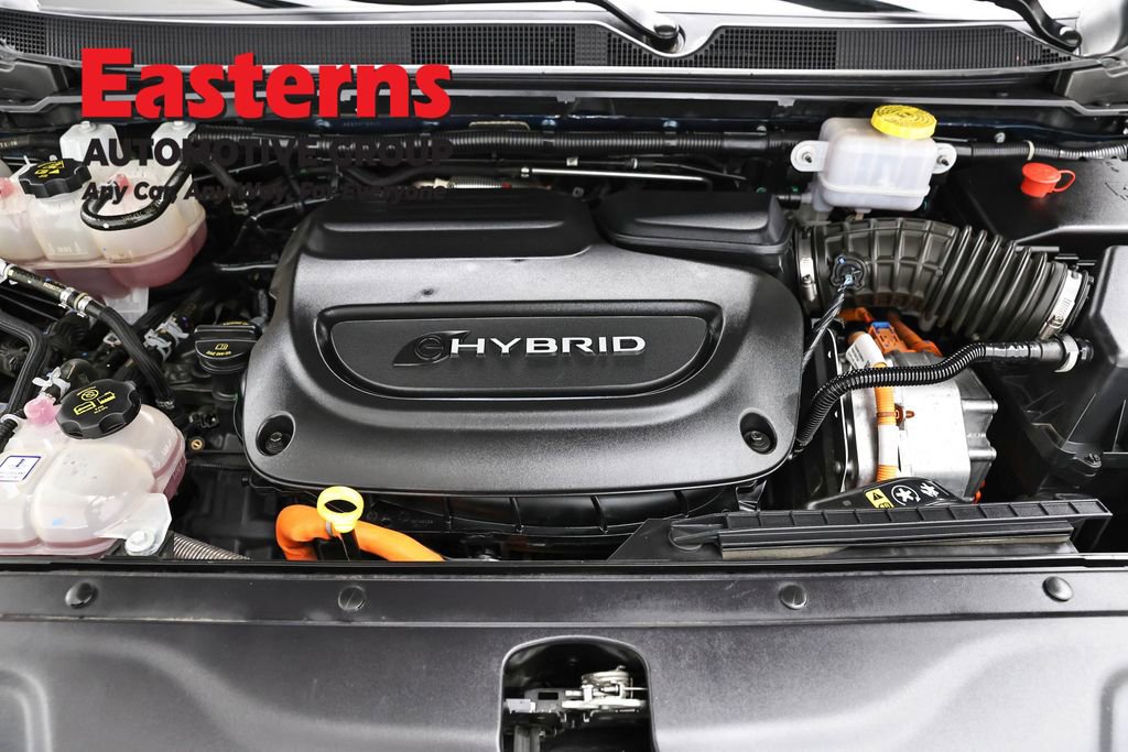 Used 2023 Chrysler Pacifica Touring-L FWD image 7