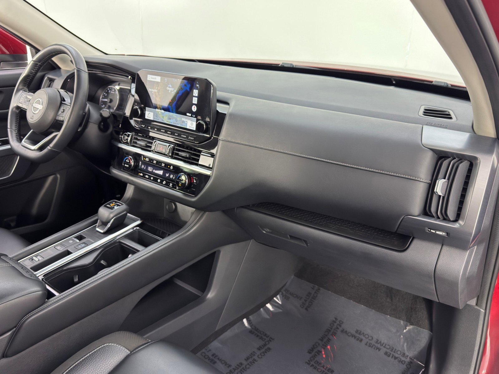 Used 2022 Nissan Pathfinder SL w/ Lighting Package (N92) image 13