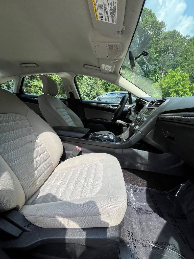 Used 2017 Ford Fusion S FWD image 37