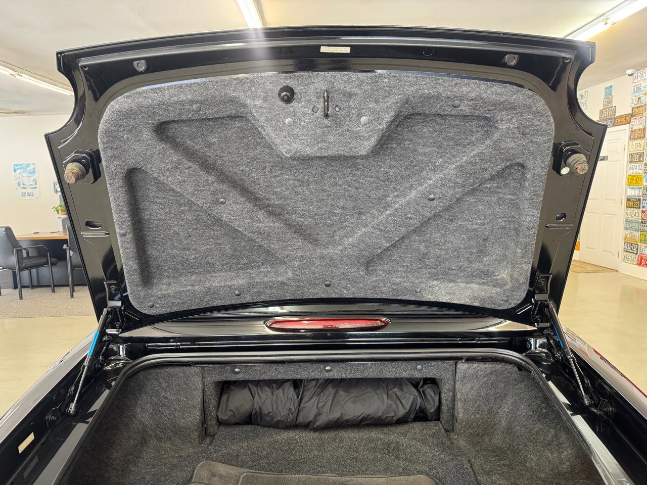 Used 2002 Ford Thunderbird image 20