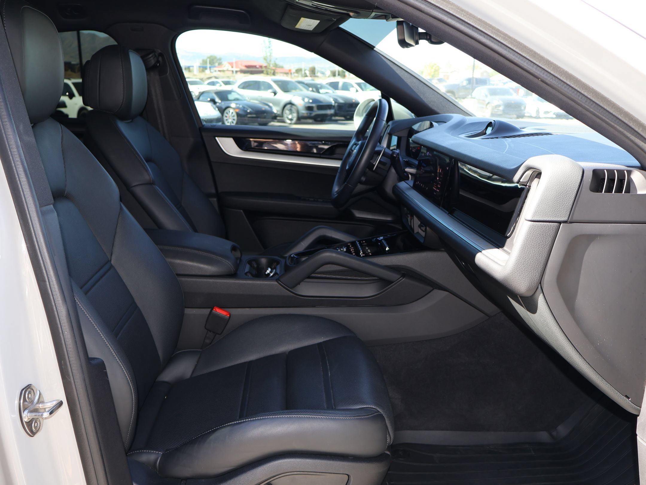 Certified 2026 Porsche Cayenne Coupe AWD/4WD image 33