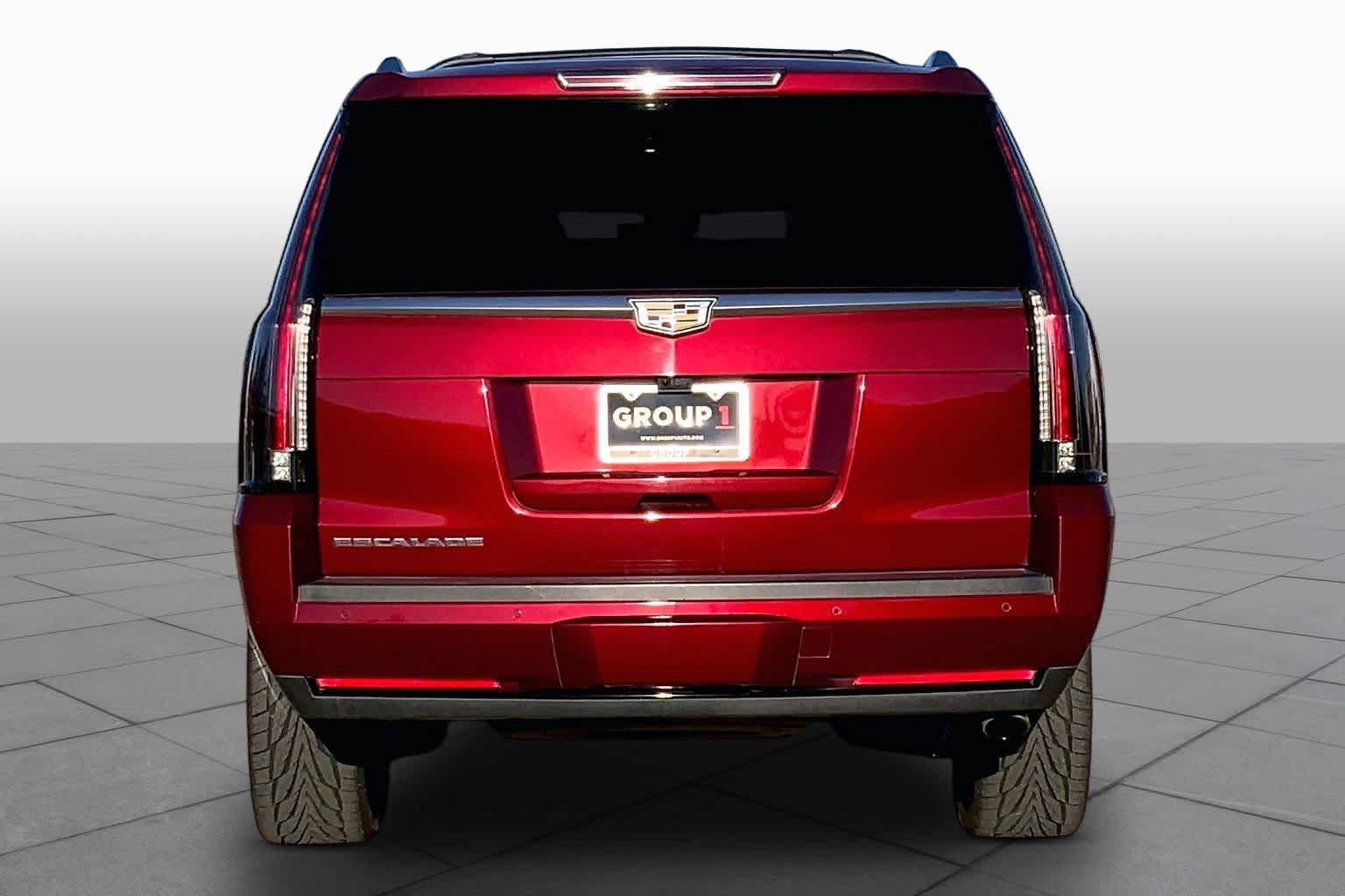 Used 2018 Cadillac Escalade ESV Premium Luxury w/ LPO, Radiant Package AWD/4WD image 4