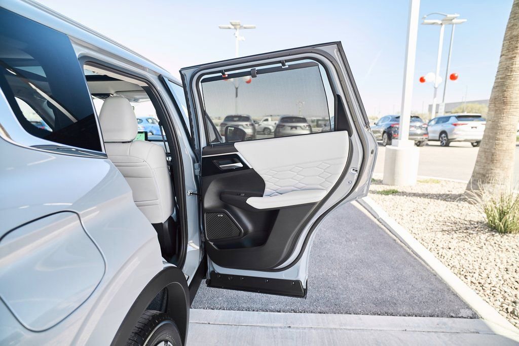 New 2026 Mitsubishi Outlander SEL FWD image 10