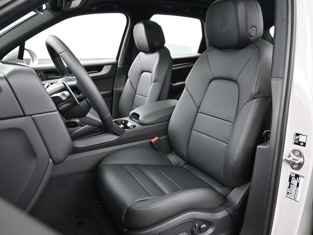 Certified 2026 Porsche Cayenne E-Hybrid AWD/4WD image 5