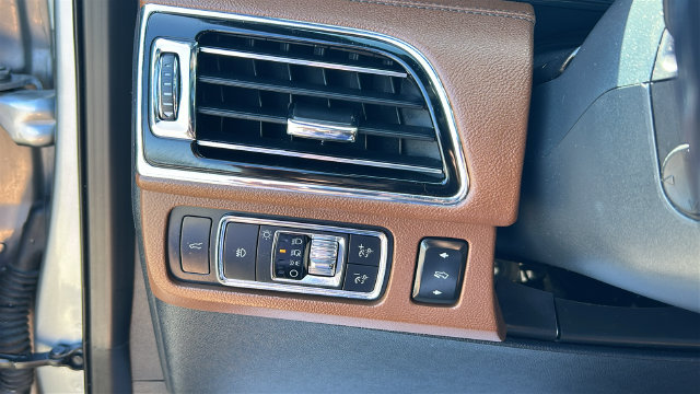 Used 2022 Lincoln Navigator L Reserve AWD/4WD image 20