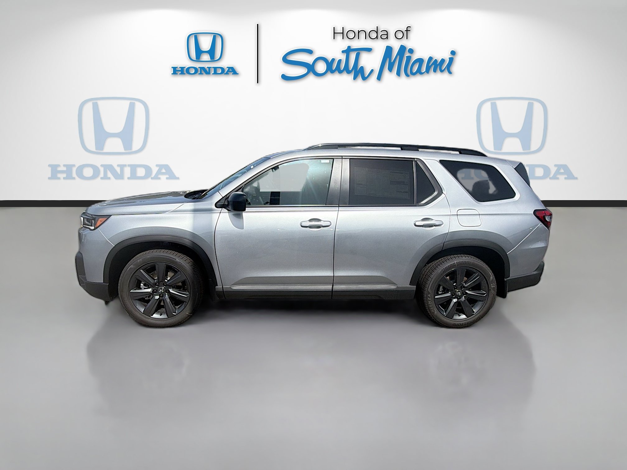 New 2026 Honda Pilot Sport image 4