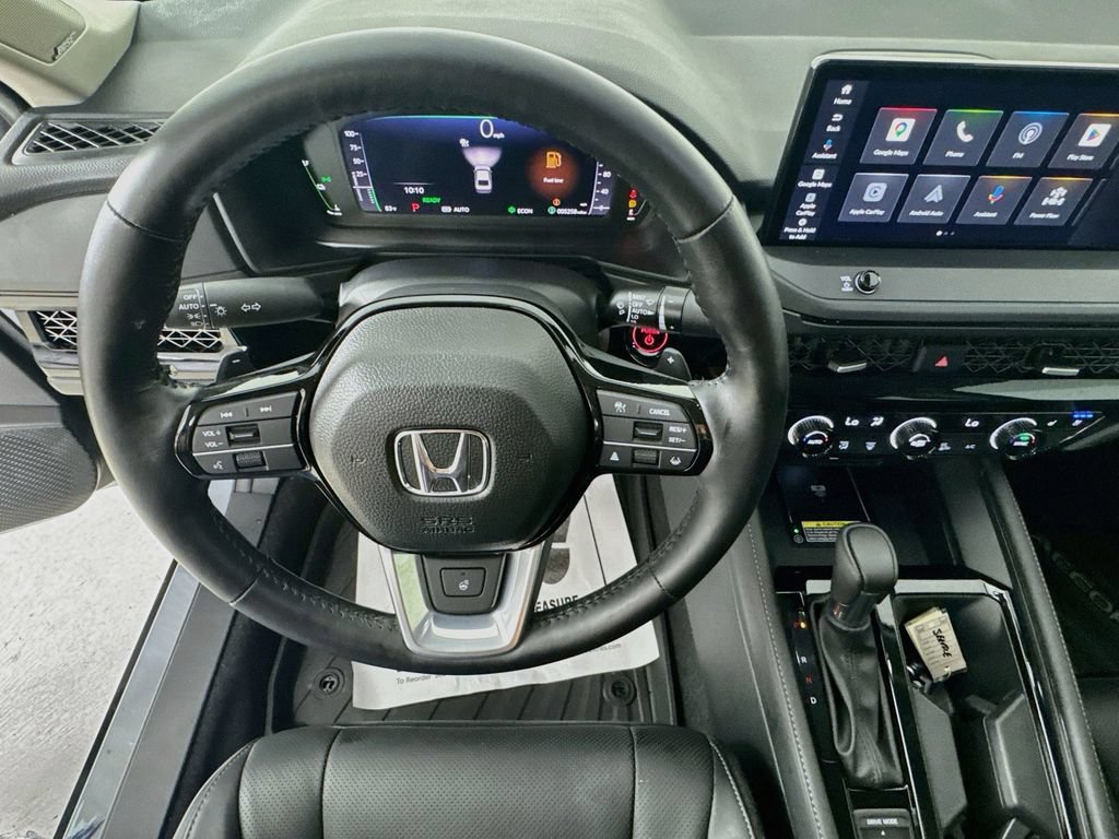 Used 2025 Honda Accord Touring image 14