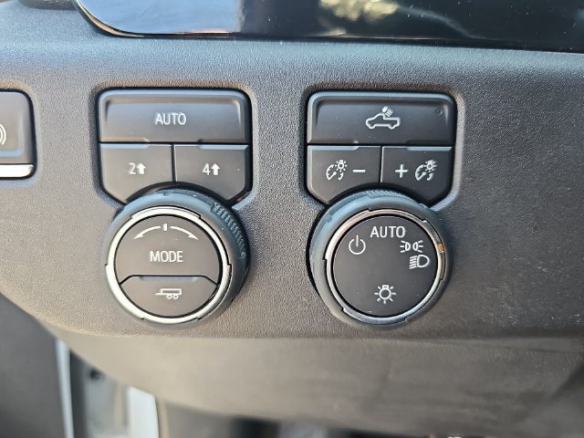 Used 2025 Chevrolet Silverado 1500 LT AWD/4WD image 31