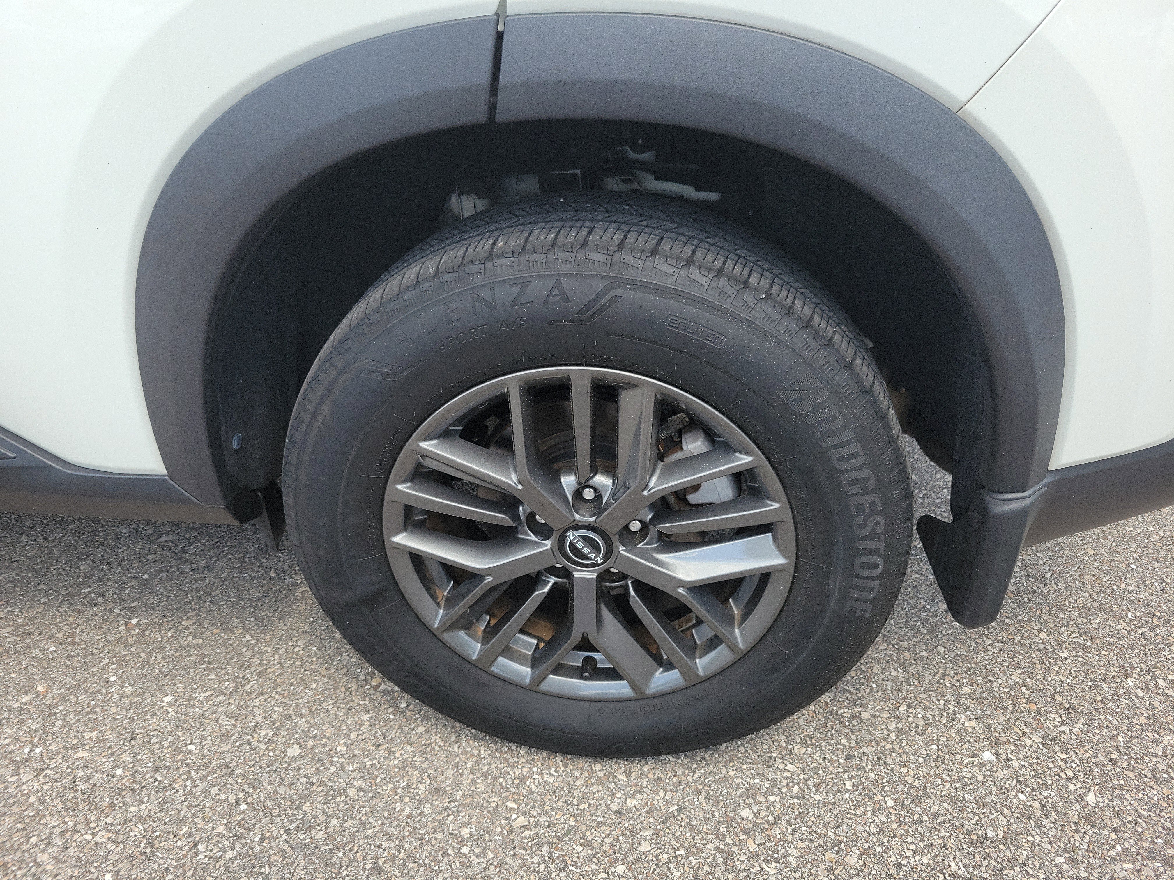 Used 2022 Nissan Rogue S image 9