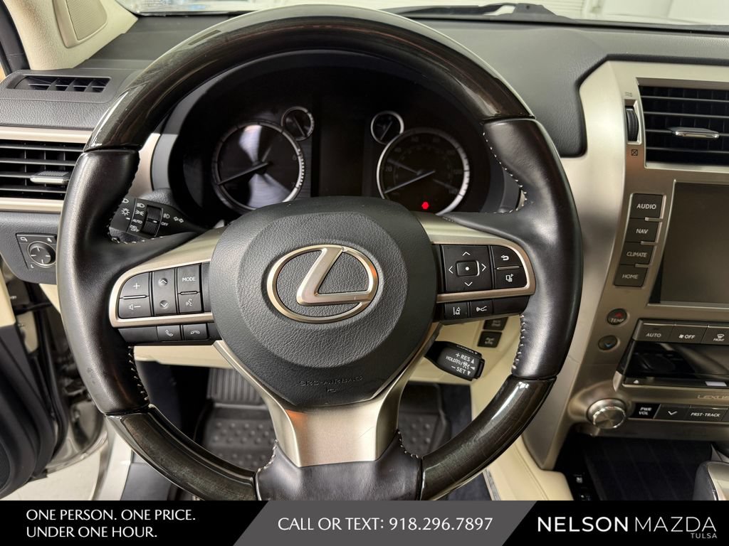 Used 2020 Lexus GX 460 Luxury w/ Luxury Sport Package AWD/4WD image 24
