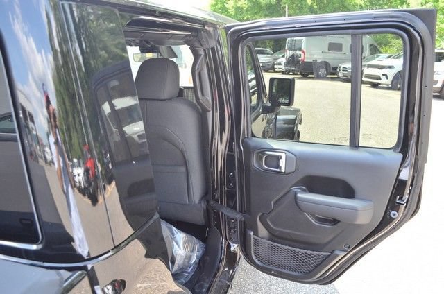 New 2026 Jeep Gladiator Sport AWD/4WD image 29