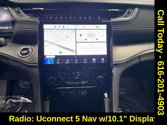 Used 2024 Jeep Grand Cherokee L Limited w/ Black Appearance Package image 5