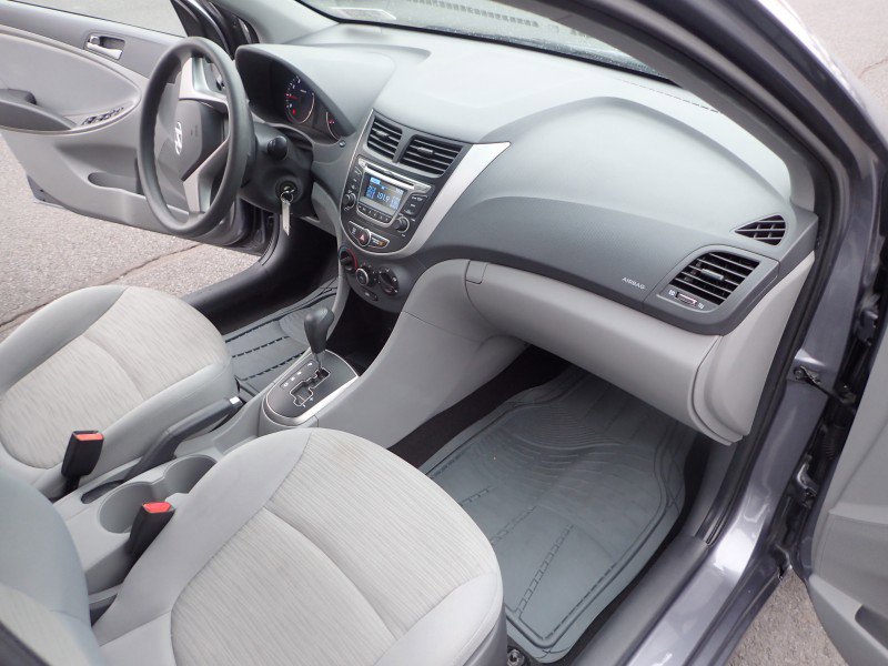 Used 2017 Hyundai Accent SE image 12