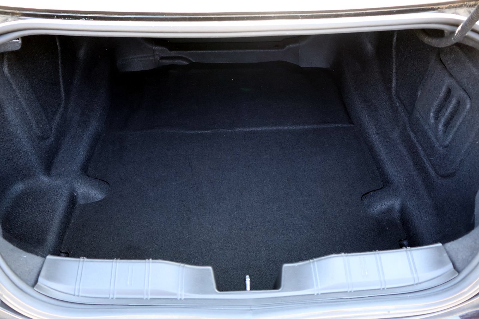 Used 2018 Chevrolet Camaro SS RWD image 11
