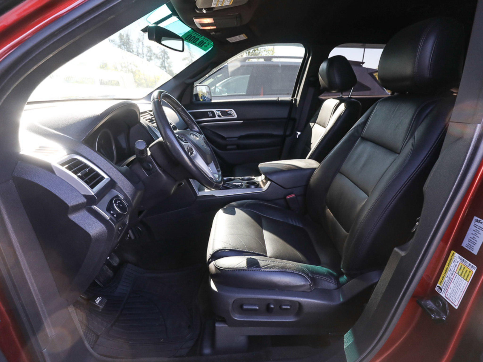 Used 2014 Ford Explorer XLT w/ Equipment Group 202A FWD image 12