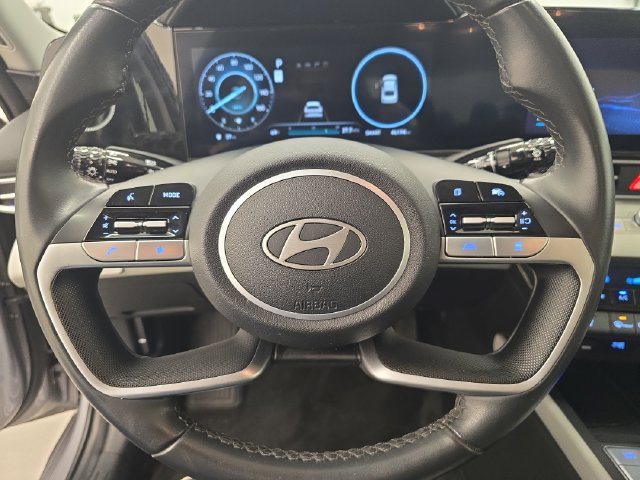 Used 2025 Hyundai Elantra Limited FWD image 29