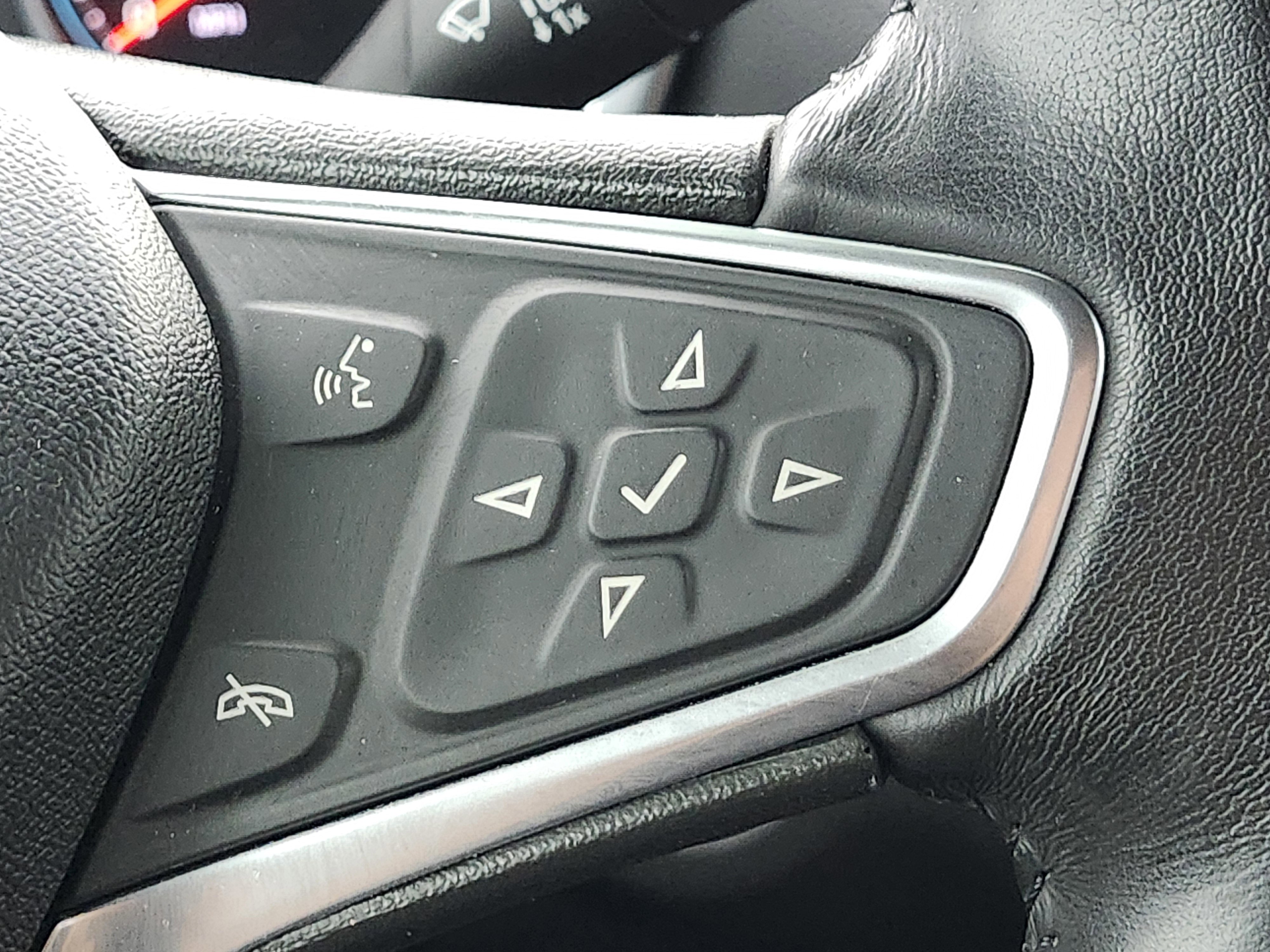 Used 2020 Chevrolet Equinox LT w/ Midnight Edition image 34